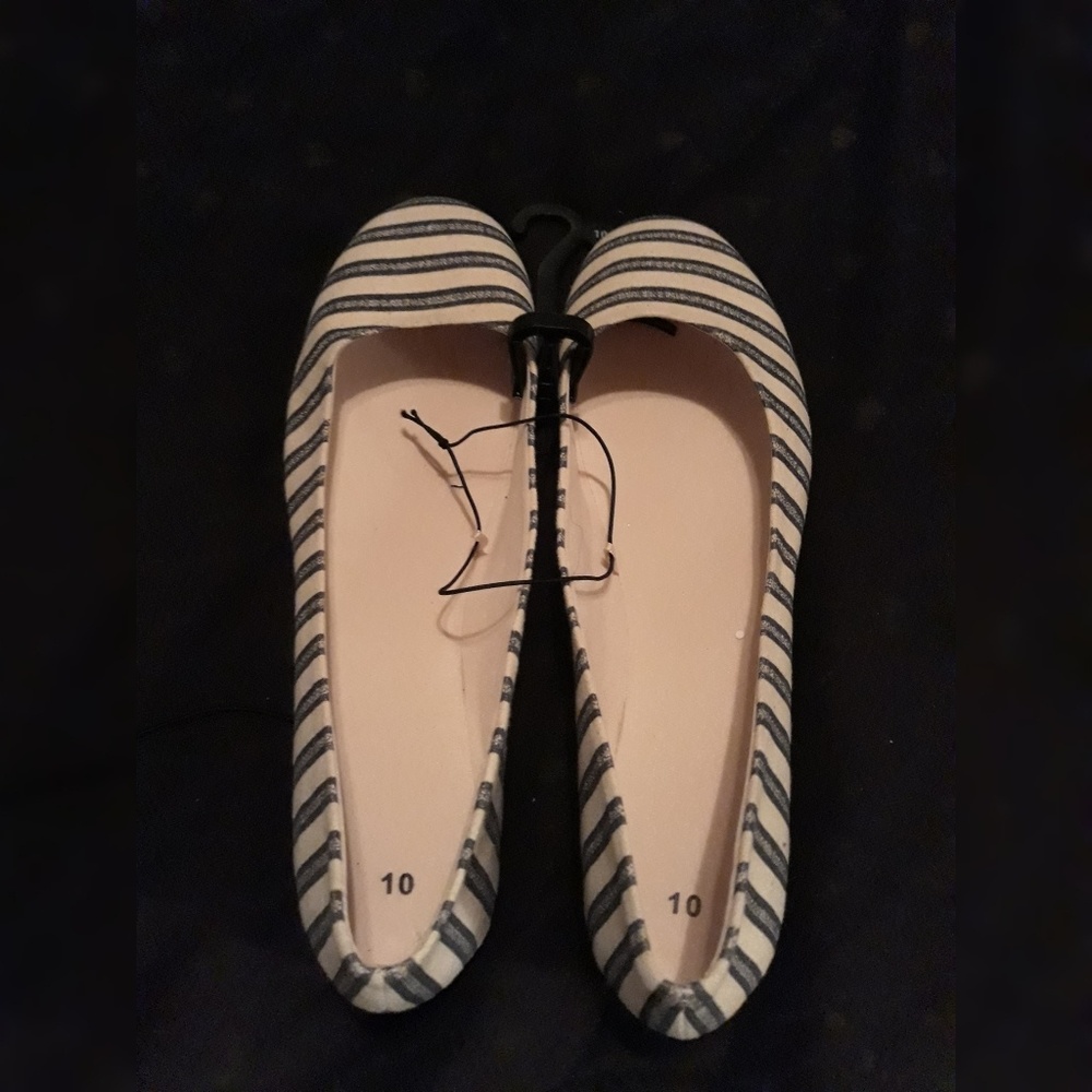 Blue and white stripped flats